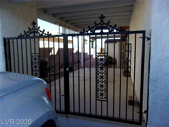 3rd image of 1647 Paloma Ave