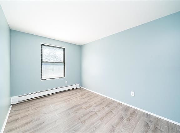 5th image of 43 W 9th St APT 6