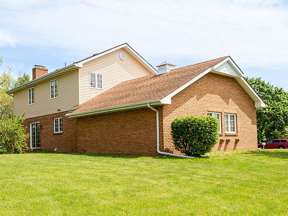 3rd image of 518 Hager Dr