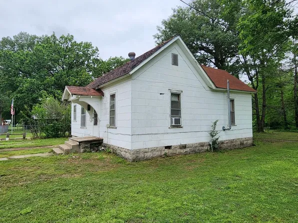 205 W Oak St, Columbus, KS 66725