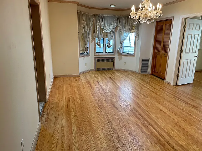 311 Davis Ave #1 — Photo 3