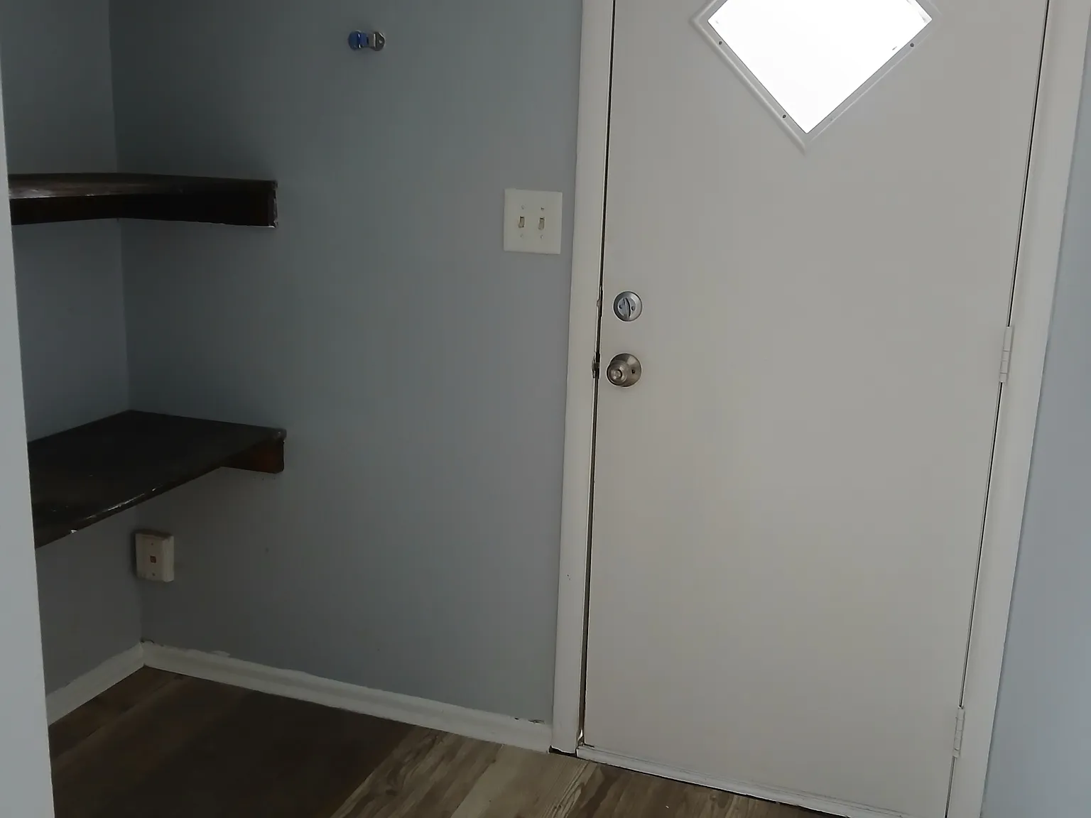 3 bed, 925 sqft, $1,450 — Photo 2