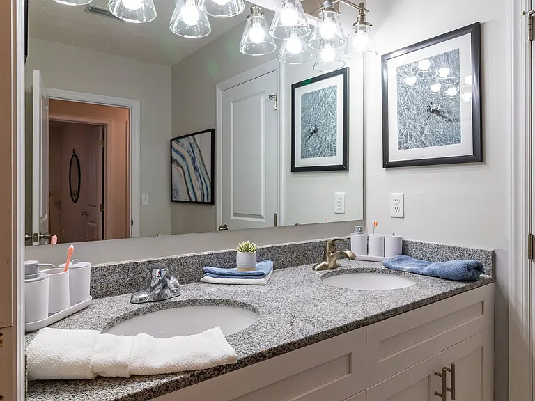 East Village Apartments — Photo 15