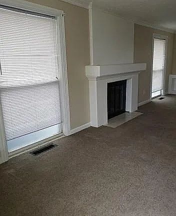 2nd image of 18 Meadowlawn Dr Unit 1