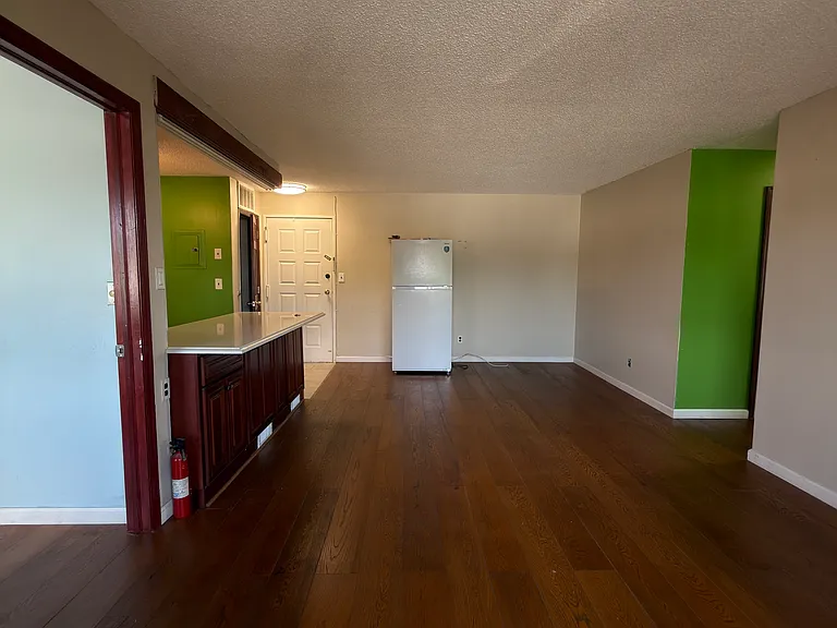 1190-1150 W Saint Georges Ave #B28 — Photo 3