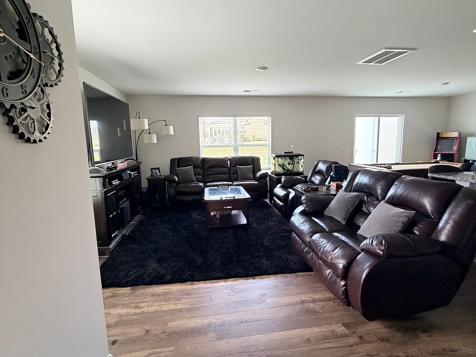 4 bed, 2.5 bath, 1901 sqft, $2,200 — Photo 4