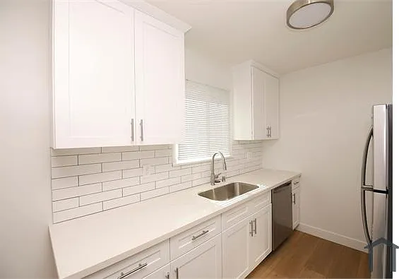 14115 Gilmore St #6 — Photo 6