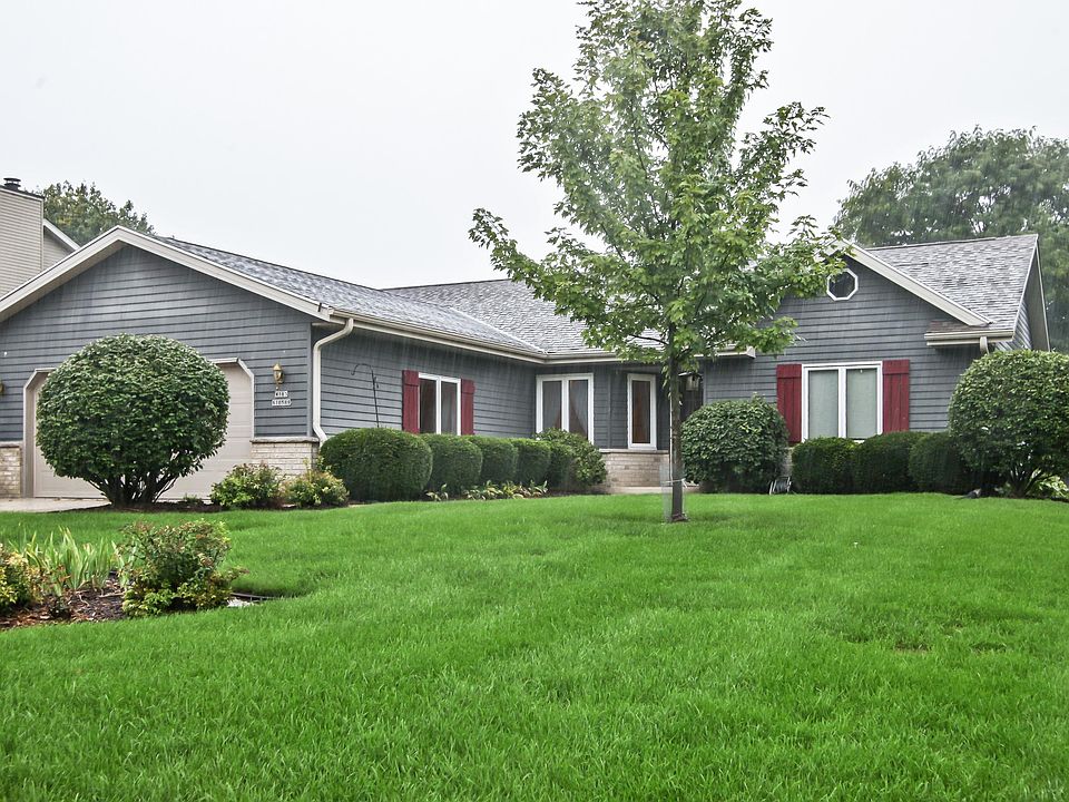 2nd image of W163N10589 Ridgeview Ln