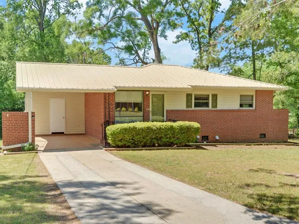 60 Kelsey Dr, Hartwell, GA 30643