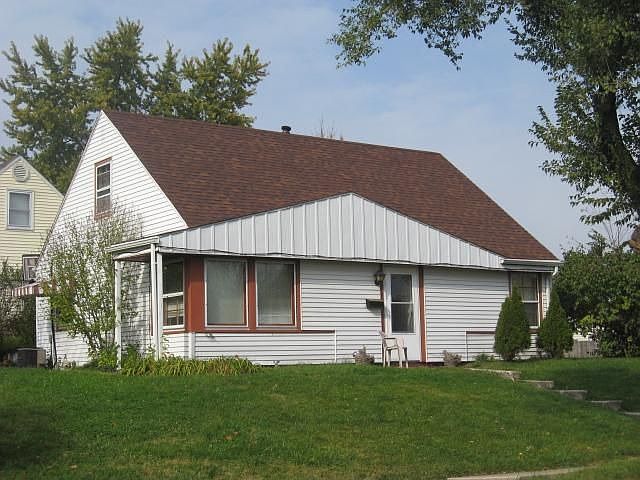 1st image of 2298 Hazelton Ave