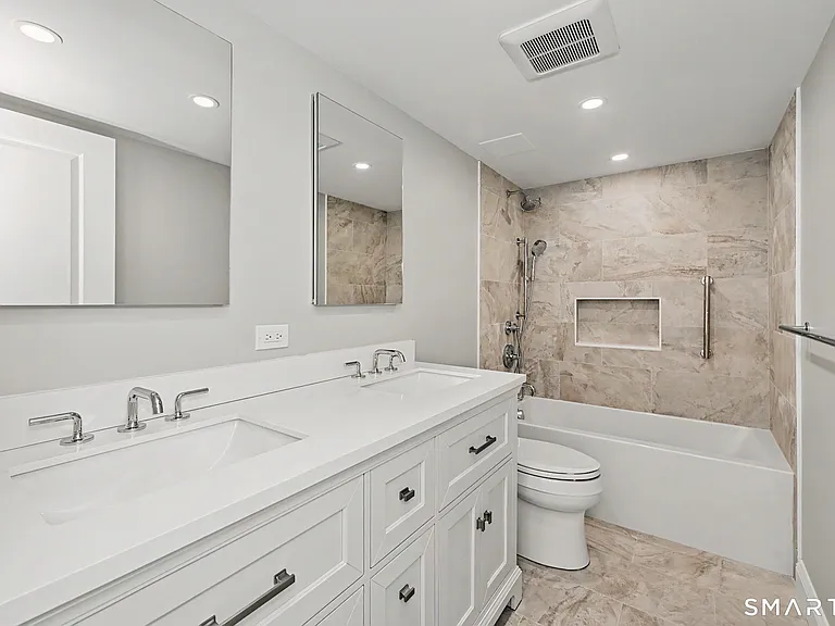 25 Forest St #11A — Photo 13