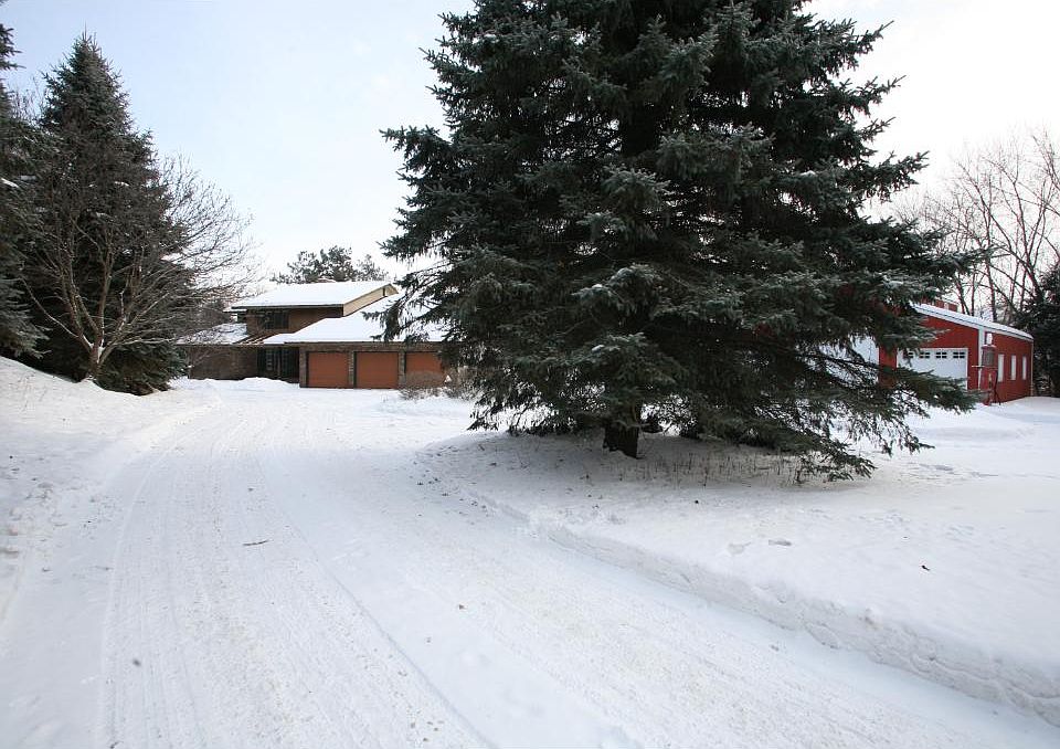 1st image of 7374 Lake Dr