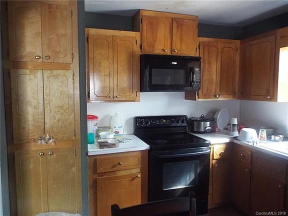 5th image of 630 Walnut St