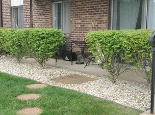 5233 James Ln, Midlothian, IL 60445