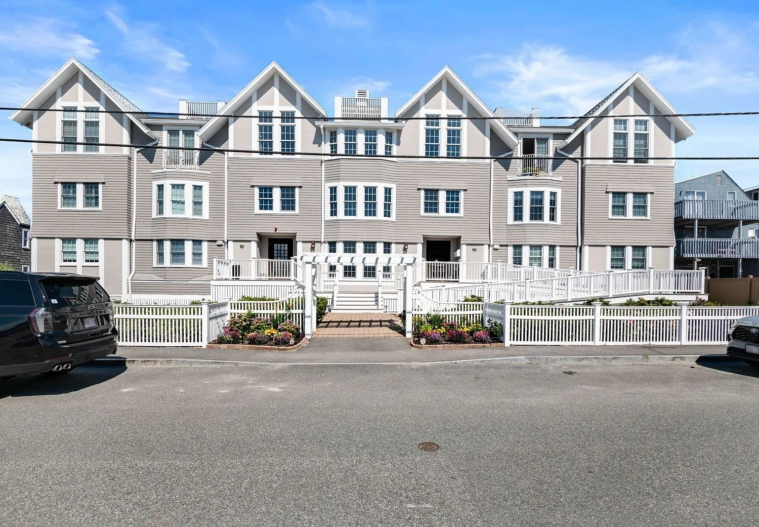 2 bed, 2.0 bath, 1625 sqft, $6,000 — Photo 1