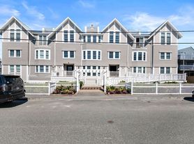 90 Glades Rd, Scituate, MA