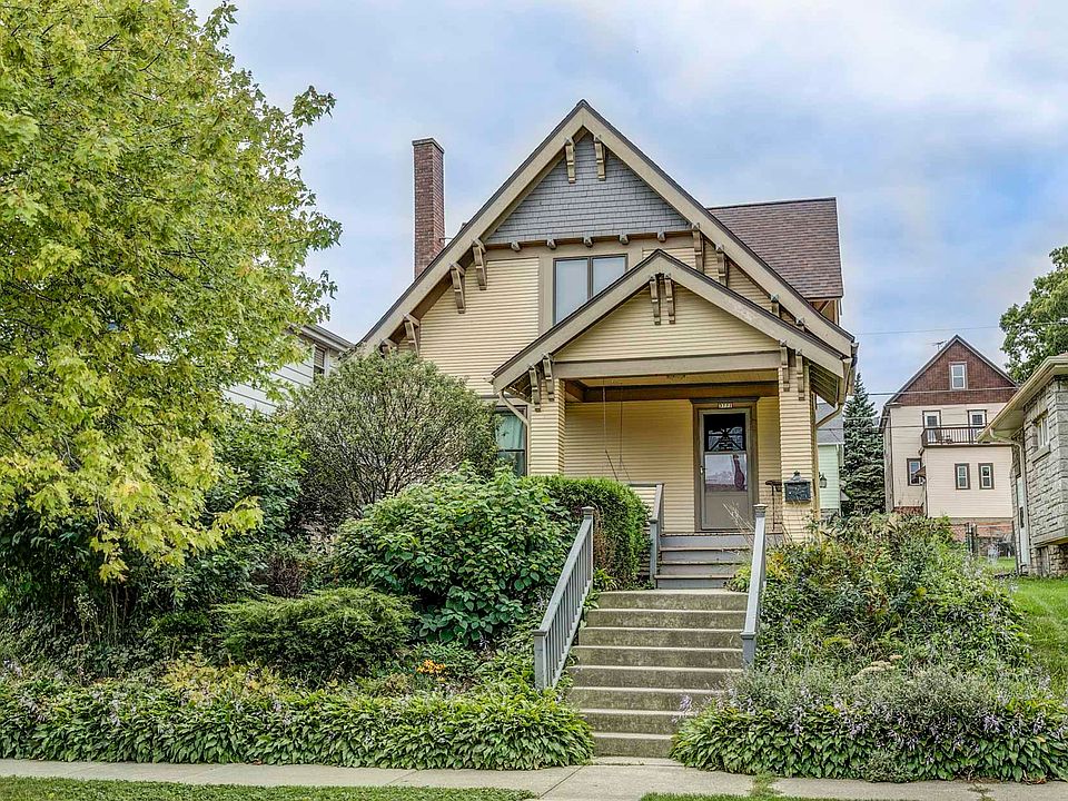 1st image of 3771 E Van Norman Ave