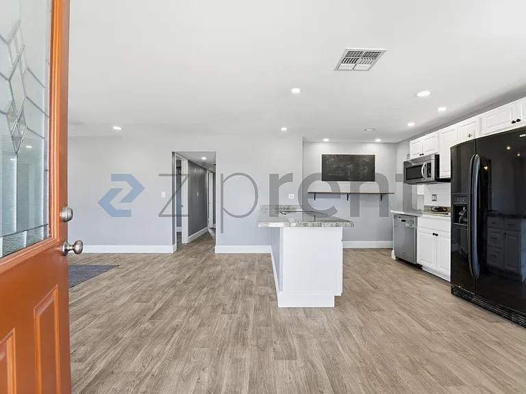 1228 E Barbara Dr — Photo 8