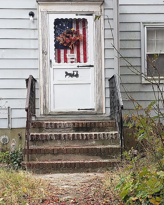 1st image of 60 Fairview Ave