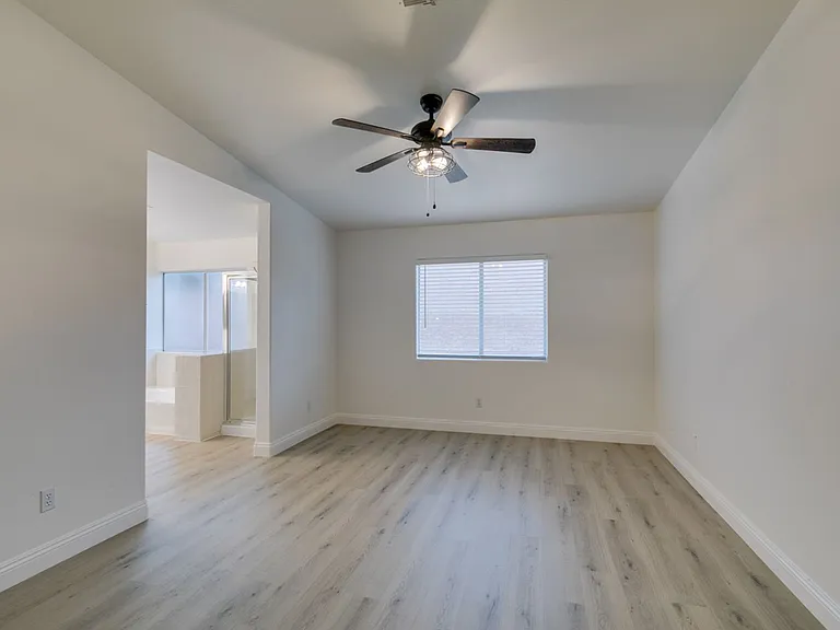 437 Palegold St — Photo 35