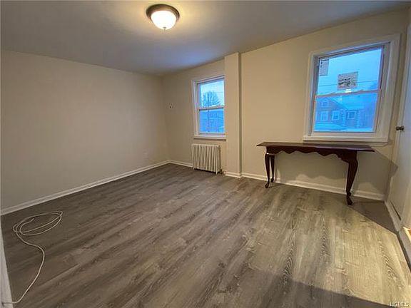 4th image of 21 Hall Ave