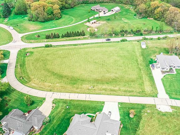 3rd image of 2 Whispering Pines Ln