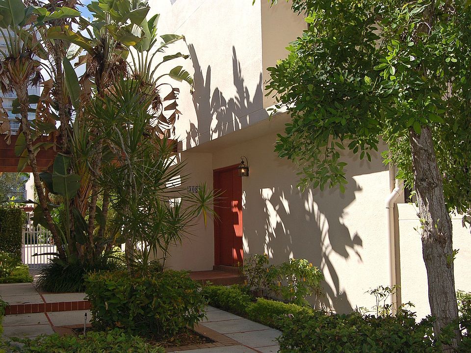 1st image of 3081 NE 183rd Ln #81