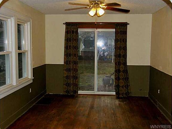 5th image of 7 Dellwood Ave