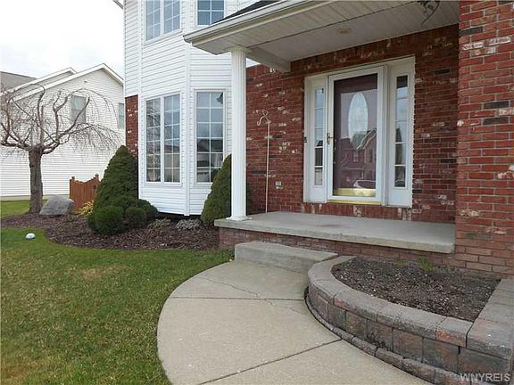 3rd image of 23 Garnet Dr