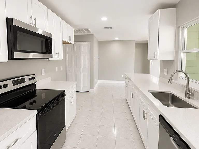 14301 Lofton Way — Photo 5