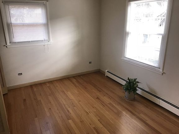 5th image of 9228 N Woodland Dr