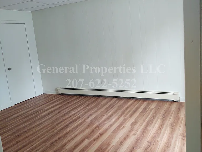 584 Riverside Dr #17 — Photo 7