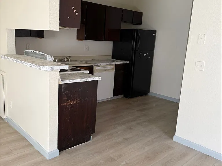 1218 Fraya Dr #D — Photo 2