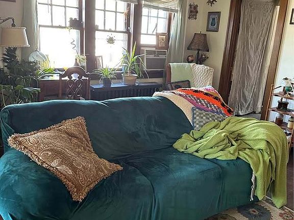 5th image of 705 W Elm St #11350704