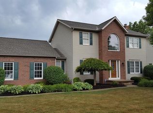 9676 Woodhurst Dr, Strongsville, OH 44149