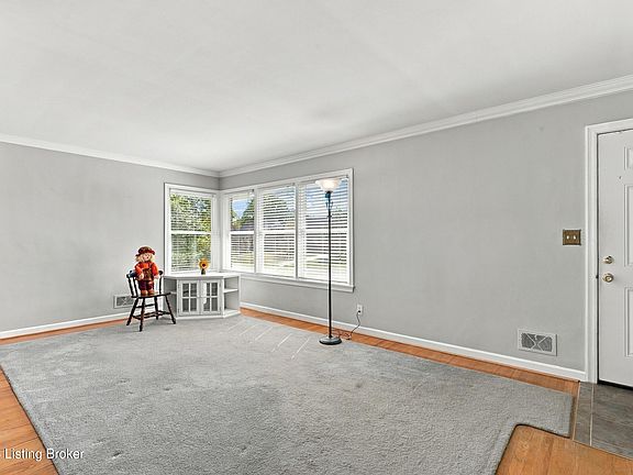 4th image of 3217 Radiance Rd