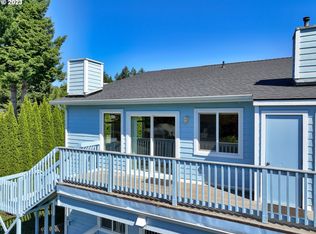 1425 Seacrest Ln #5D, Brookings, OR