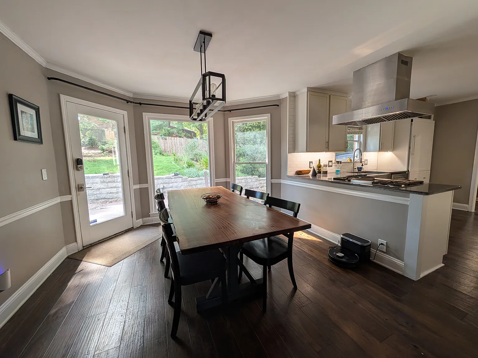 3 bed, 2053 sqft, $2,900 — Photo 4