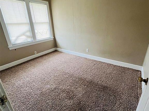 5th image of 1102 N McKinley Ave