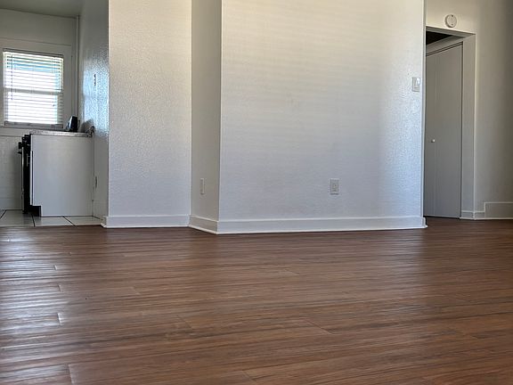 5th image of 105 Hawthorn St #9