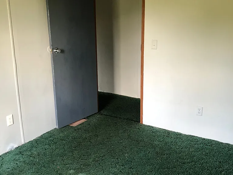 105 Christopher Dr — Photo 10
