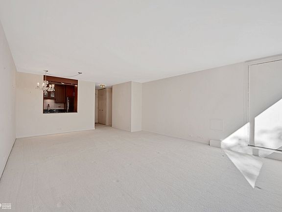 5th image of 1555 N Sandburg Ter APT 410K