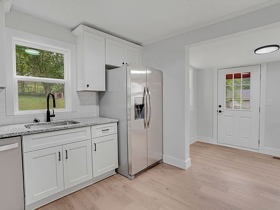 3rd image of 10 S Coulter Ave