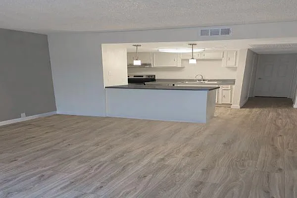 Woodbridge Apartment Homes — Photo 7