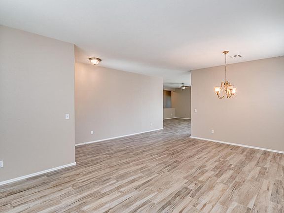 5th image of 2412 E Winged Foot Dr