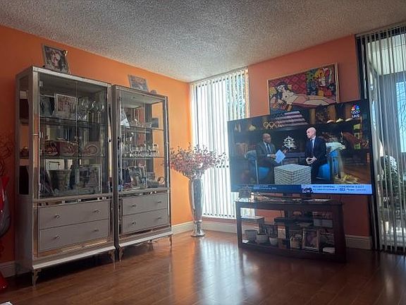 5th image of 808 S Bridgewood Place #808