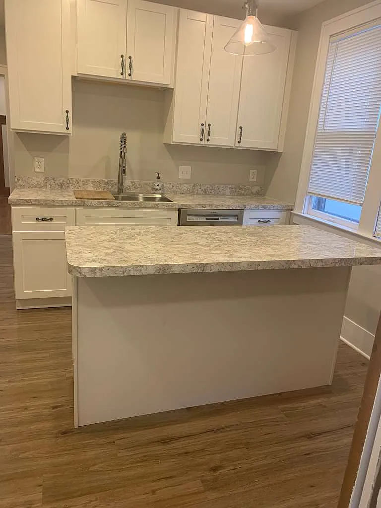3 bed, 1600 sqft, $1,600 — Photo 4