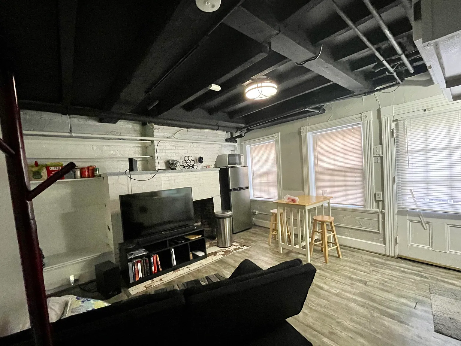 2 bed, 9999 sqft, $4,000 — Photo 3