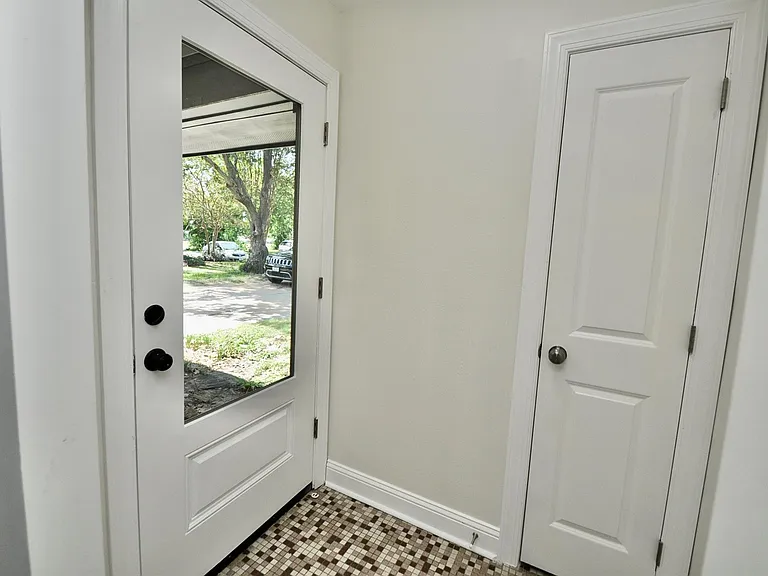 7634 Wynlea St — Photo 2