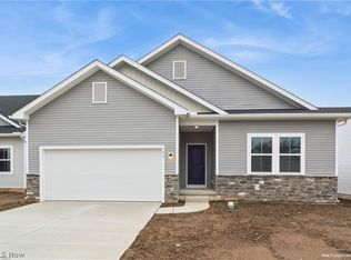 726 Hampshire Ct, Amherst, OH 44001